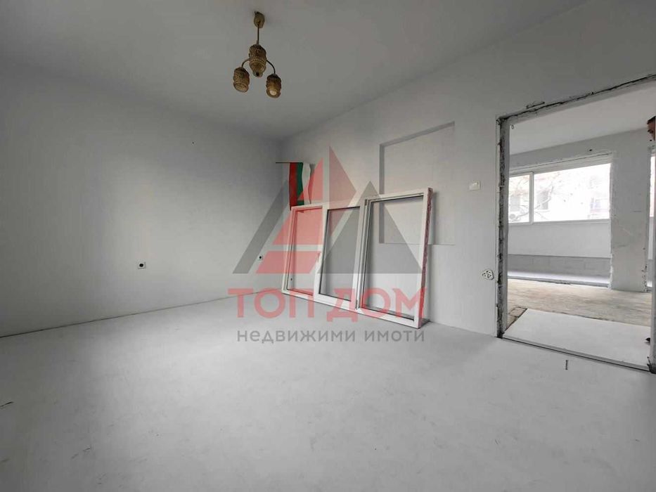 Продава се Тристаен апартамент в Варна, Червен площад - 100 кв.м за 2099 €/кв.м - Снимка #3