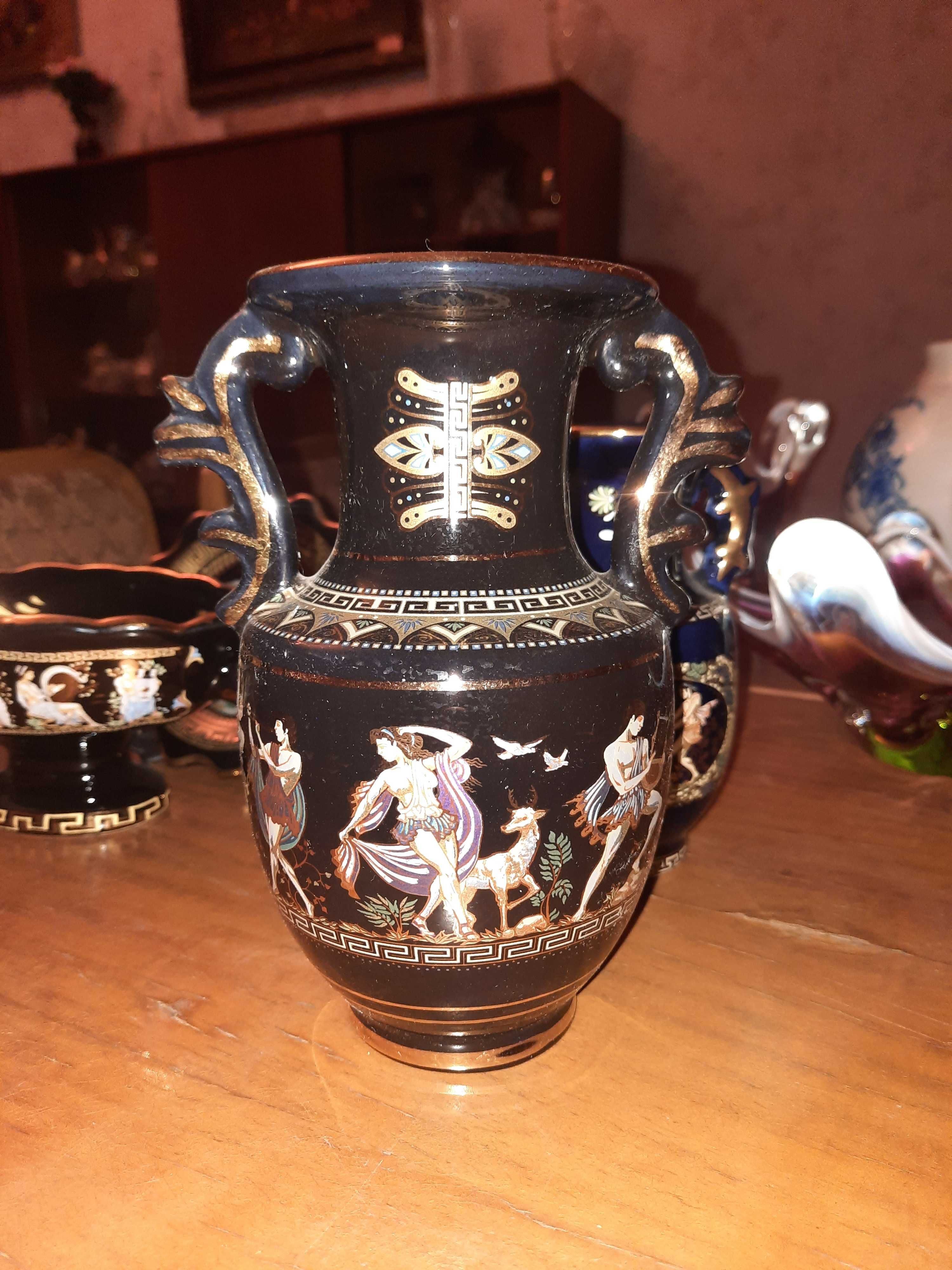 Продам греческий позолоченный керамич. набор(2 вазы, ладья, тарелка)