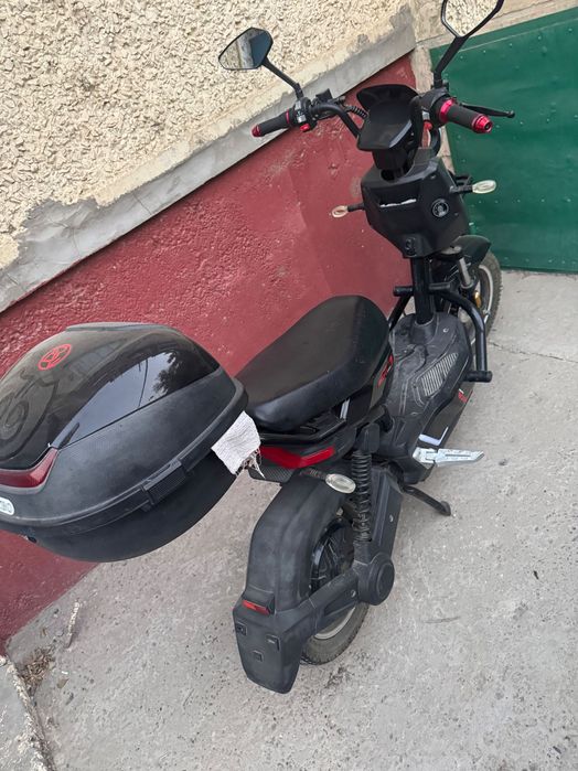 Электроскутер срочно продаётся