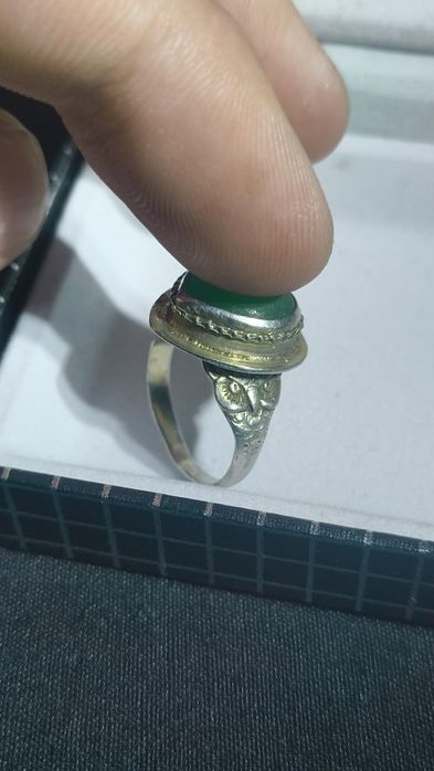 Inel argint cu inima din jad și bufniță gravata