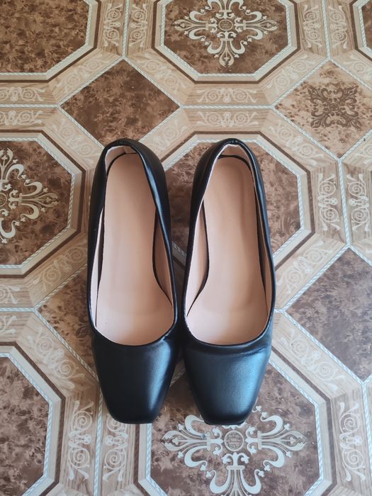 Продам женские туфли