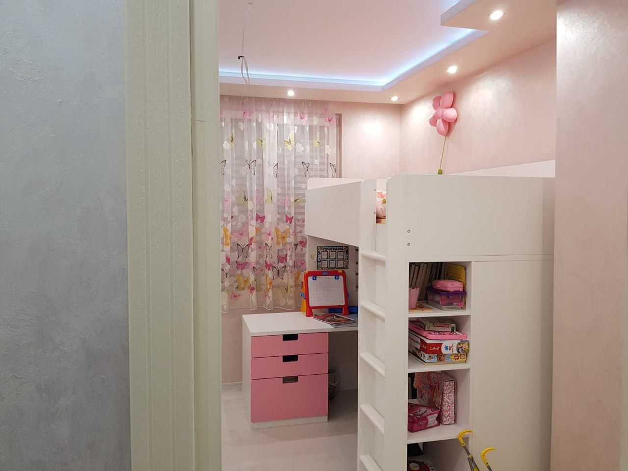 Продава се Многостаен апартамент в Бургас, Център - 132 кв.м за 2125 €/кв.м - Снимка #4