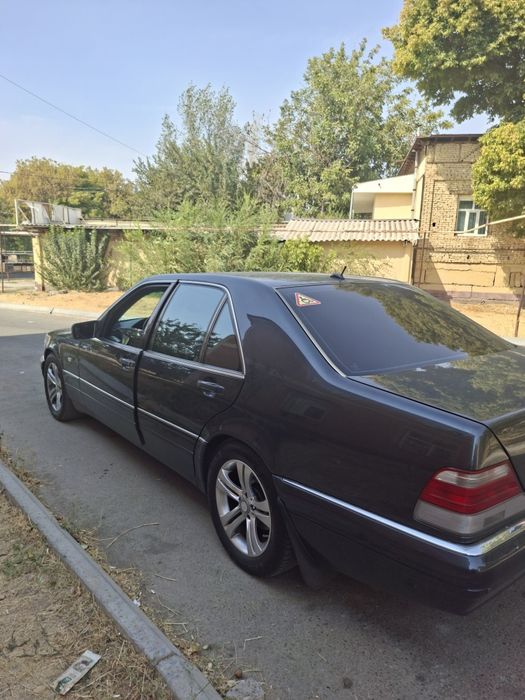 Mercedes-Benz S-class W140