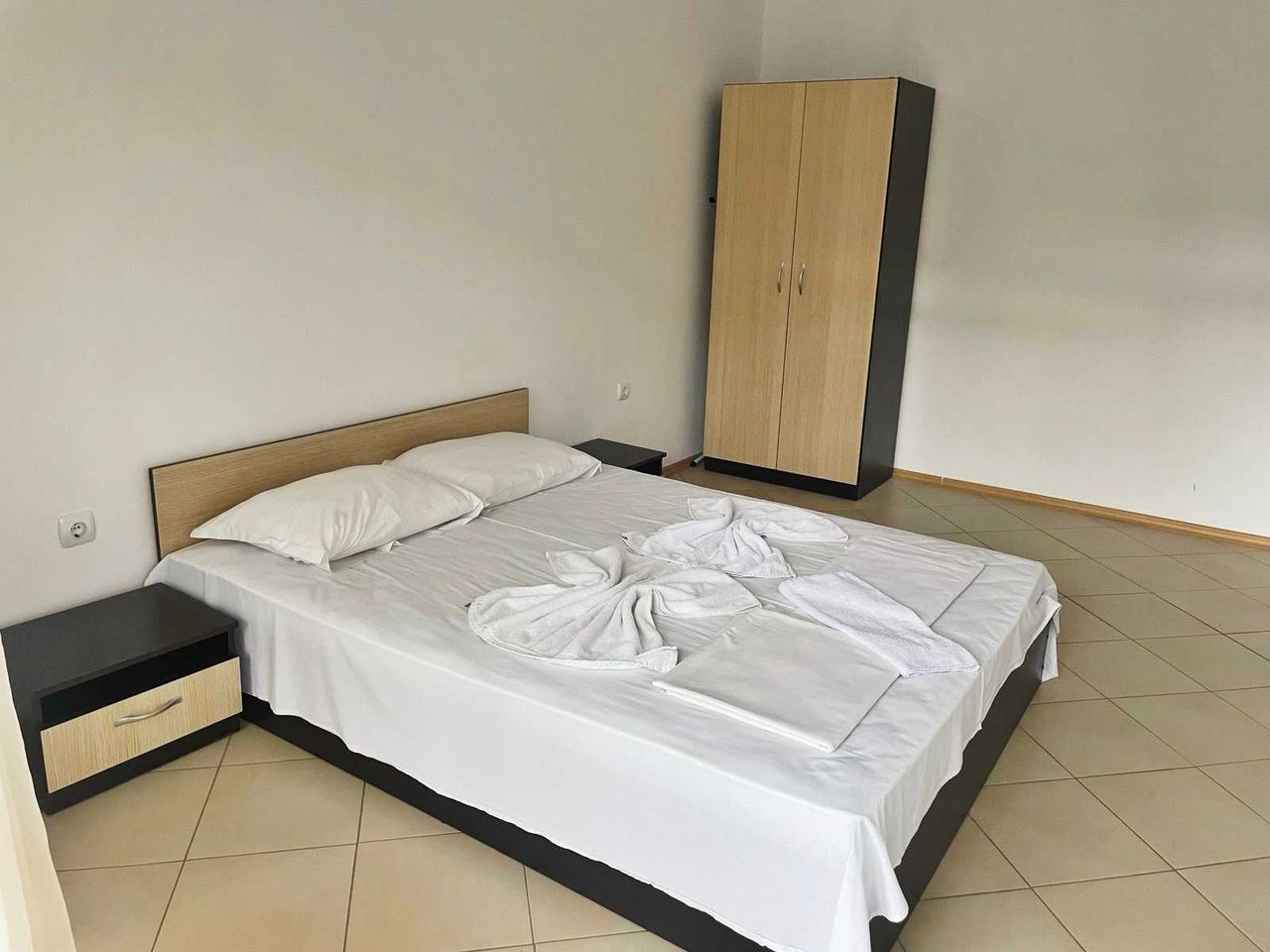 Продава се Двустаен апартамент в к.к. Слънчев бряг - 72 кв.м за 967 €/кв.м - Снимка #8