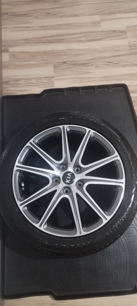 Продам диск с шиной 235/45/R18