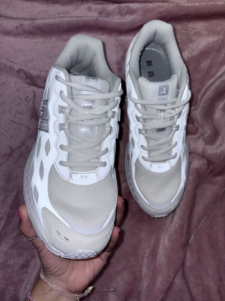 Pantofi New Balance 42 si 43 noi nepurtati new GC1906