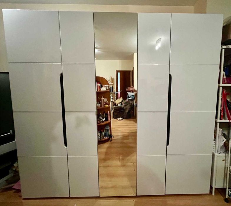 Петкрилен гардероб