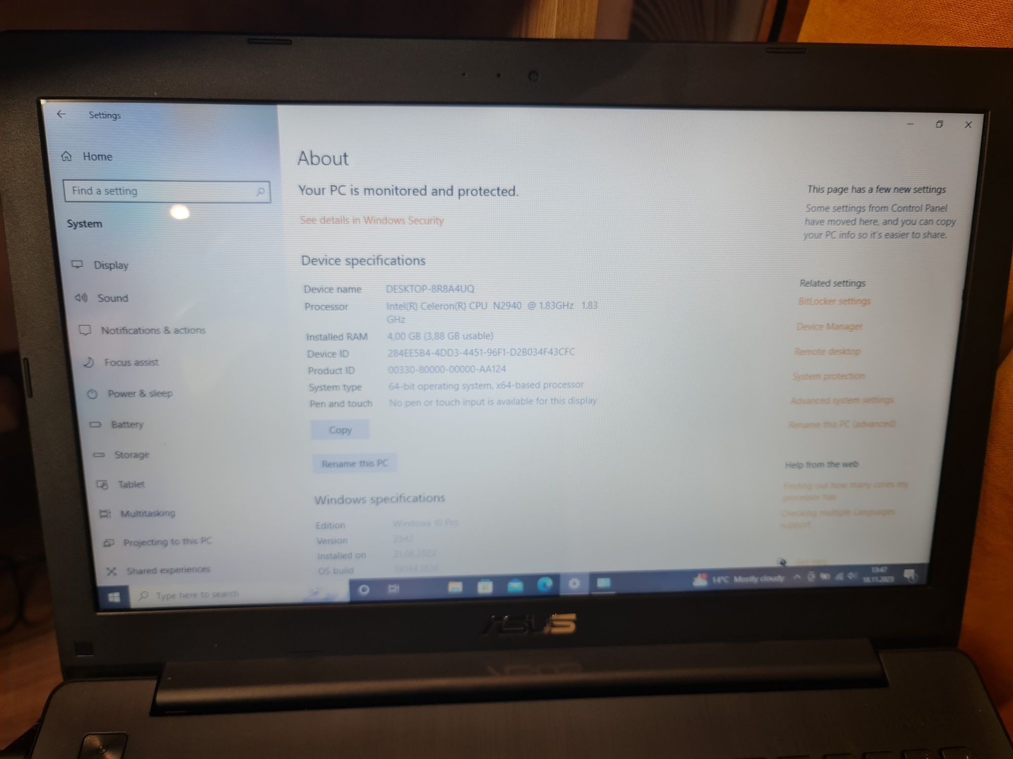 Laptop asus x553m