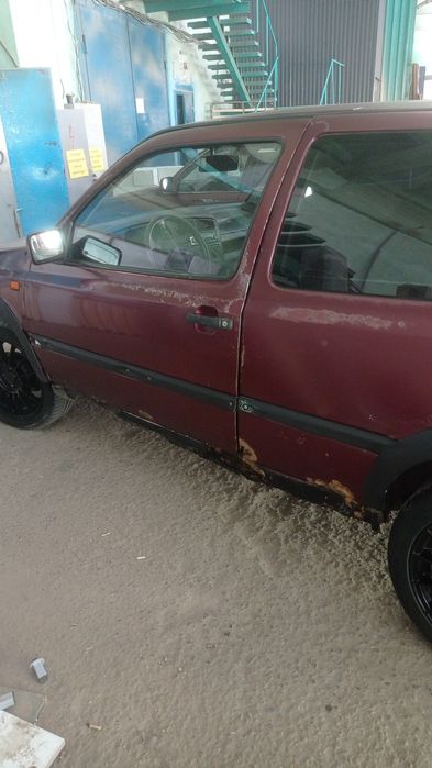 Продам машину срочно.