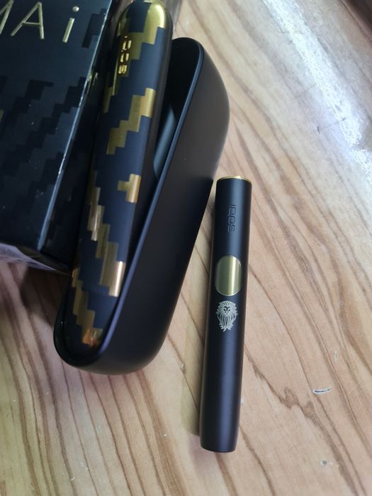 IQOS ILUMA i Seletti Limited Edition Personalizat Leu