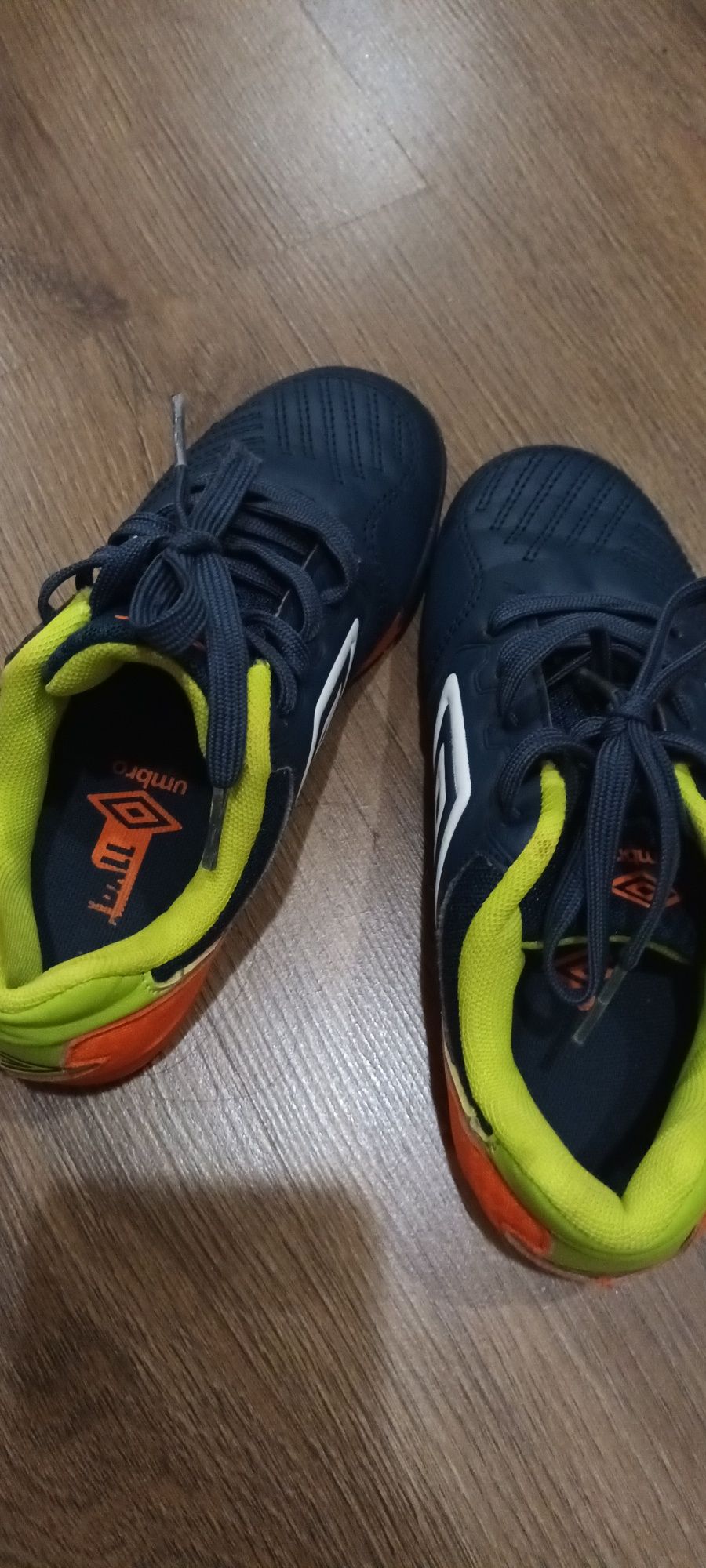 Стоножки Umbro 32 номер