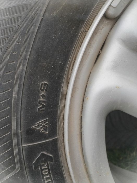 Jante tabla cu cauciucuri Goodyear Duster