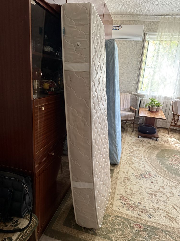 Два блока матрасов