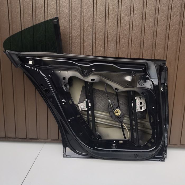 Usa st spate vw Passat CC cod culoare LC9X 2008-2012