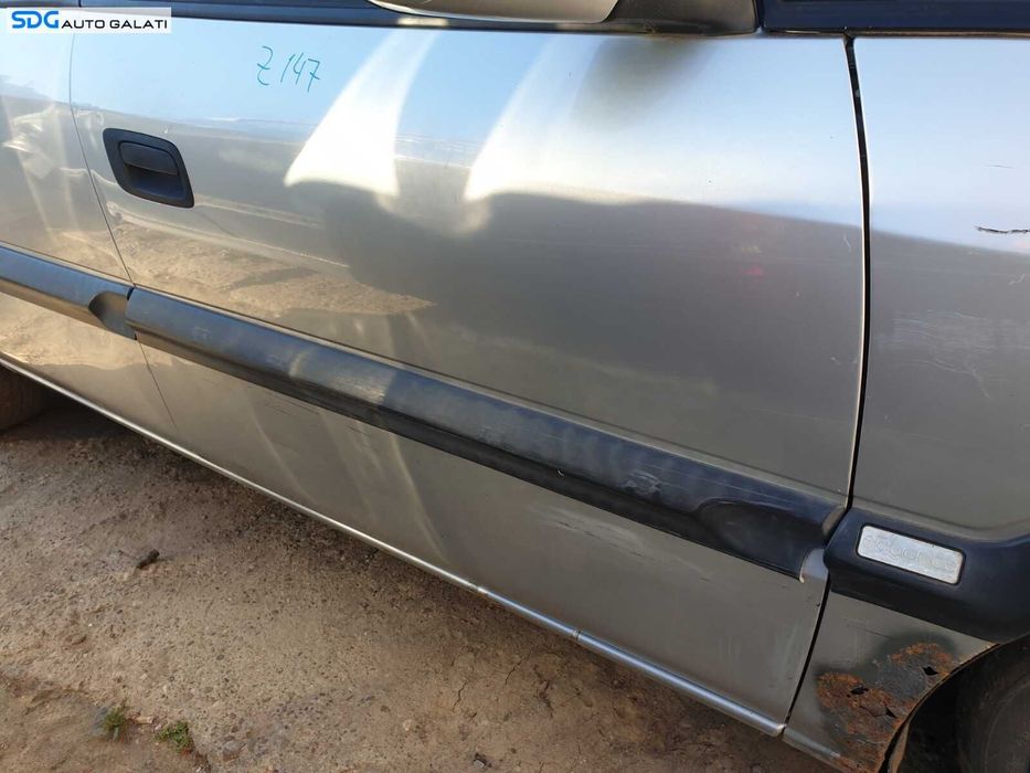 Bandou Ornament Plastic de pe Usa Portiera Dreapta Fata Opel Zafira A 1999 - 2005 Culoare Z147