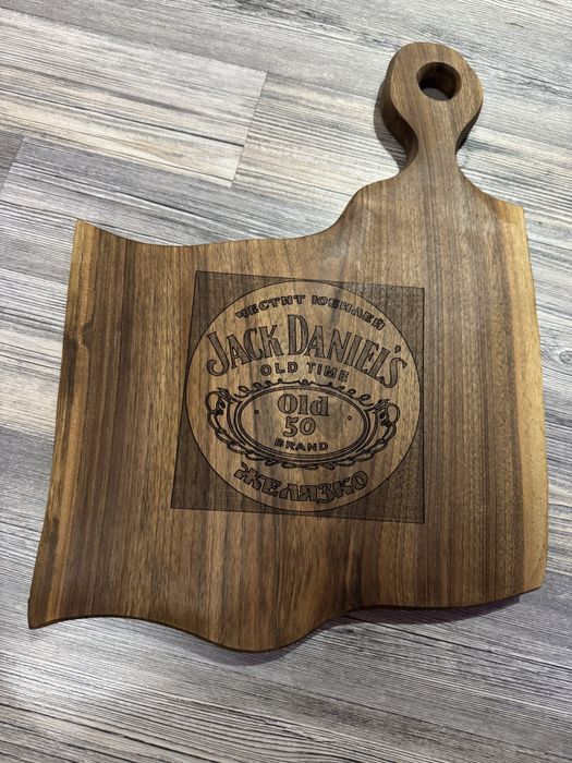 Лазерно гравиране на дъски за рязане и сервиране "Дървенийки Бургас"