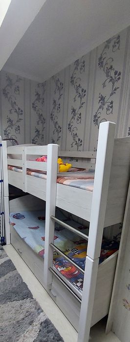 Продаётся детская двухярусная кровать