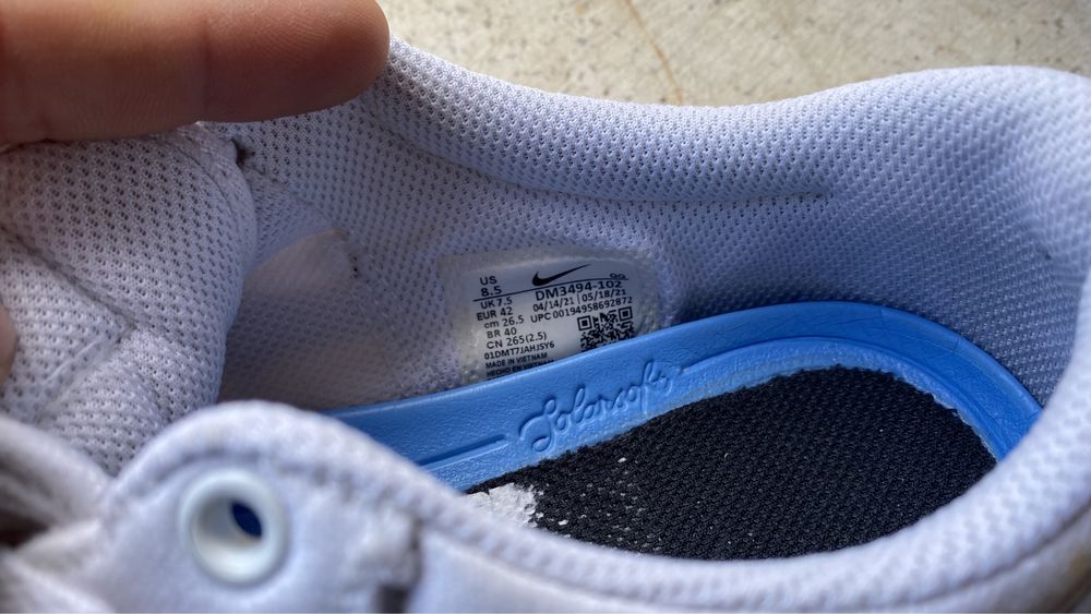 Nike SB Chron 2 Albi și Vans Slip-On Negri