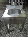 vand 2 ghiuvete si 3 mese inox