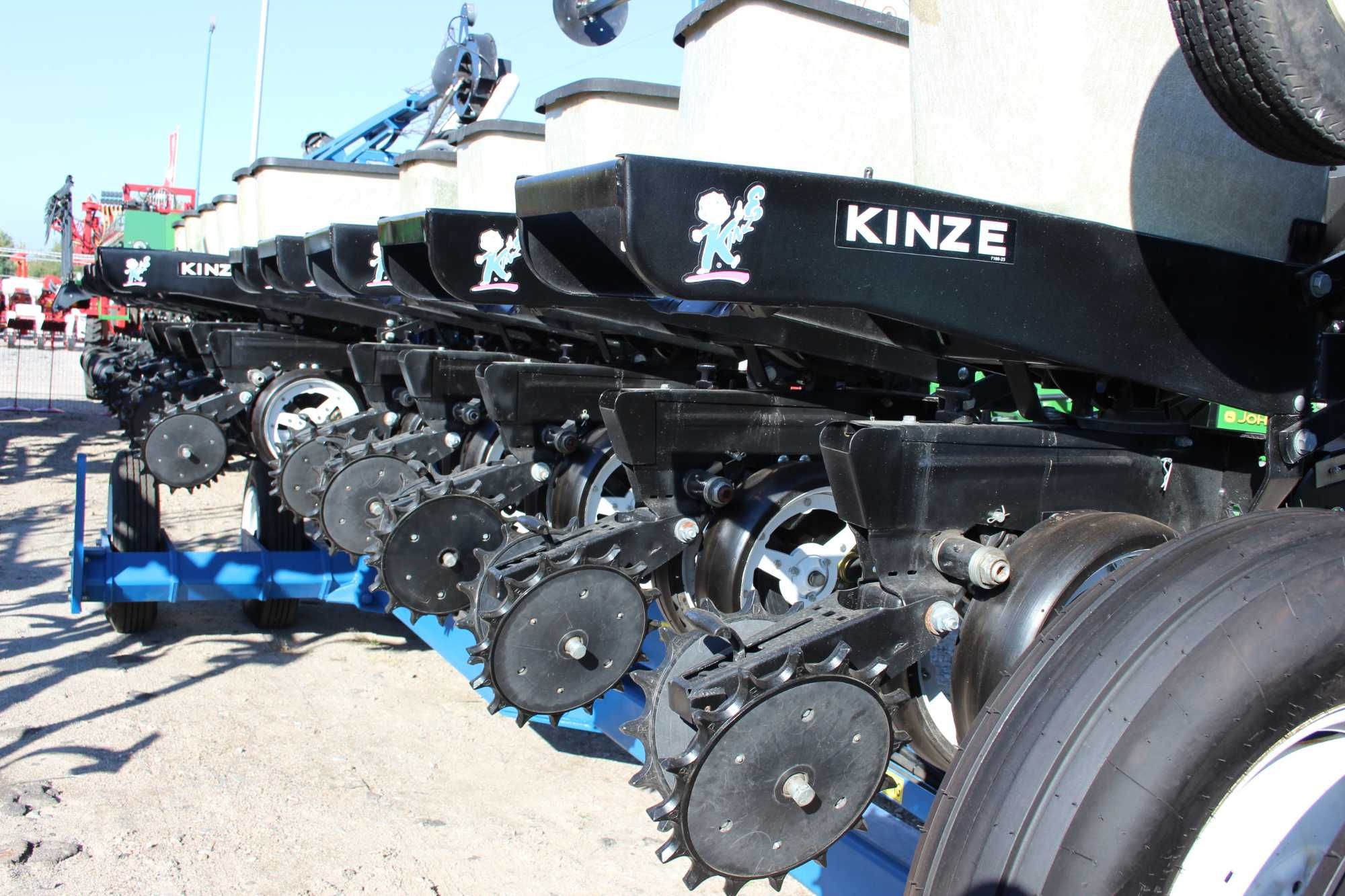 Сеялка Kinze 2300 16 рядов пневматическая