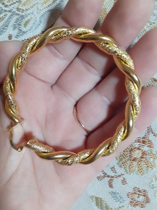 Vand cercei placati cu aur nepurtati