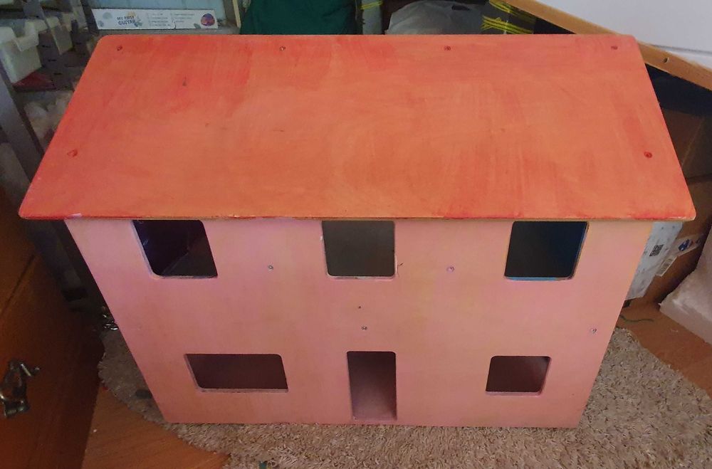 Casuta papusi de lemn mare