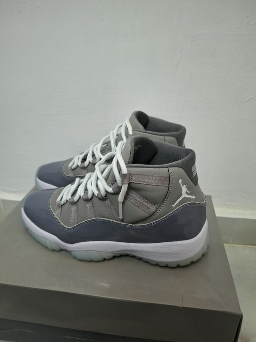 Vând jordan 11 cool grey