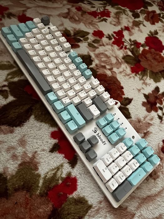 Продам игровую клавиатуру