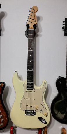 Vand chitara electrica Fender Stratocaster,( copie), doze Noiseless