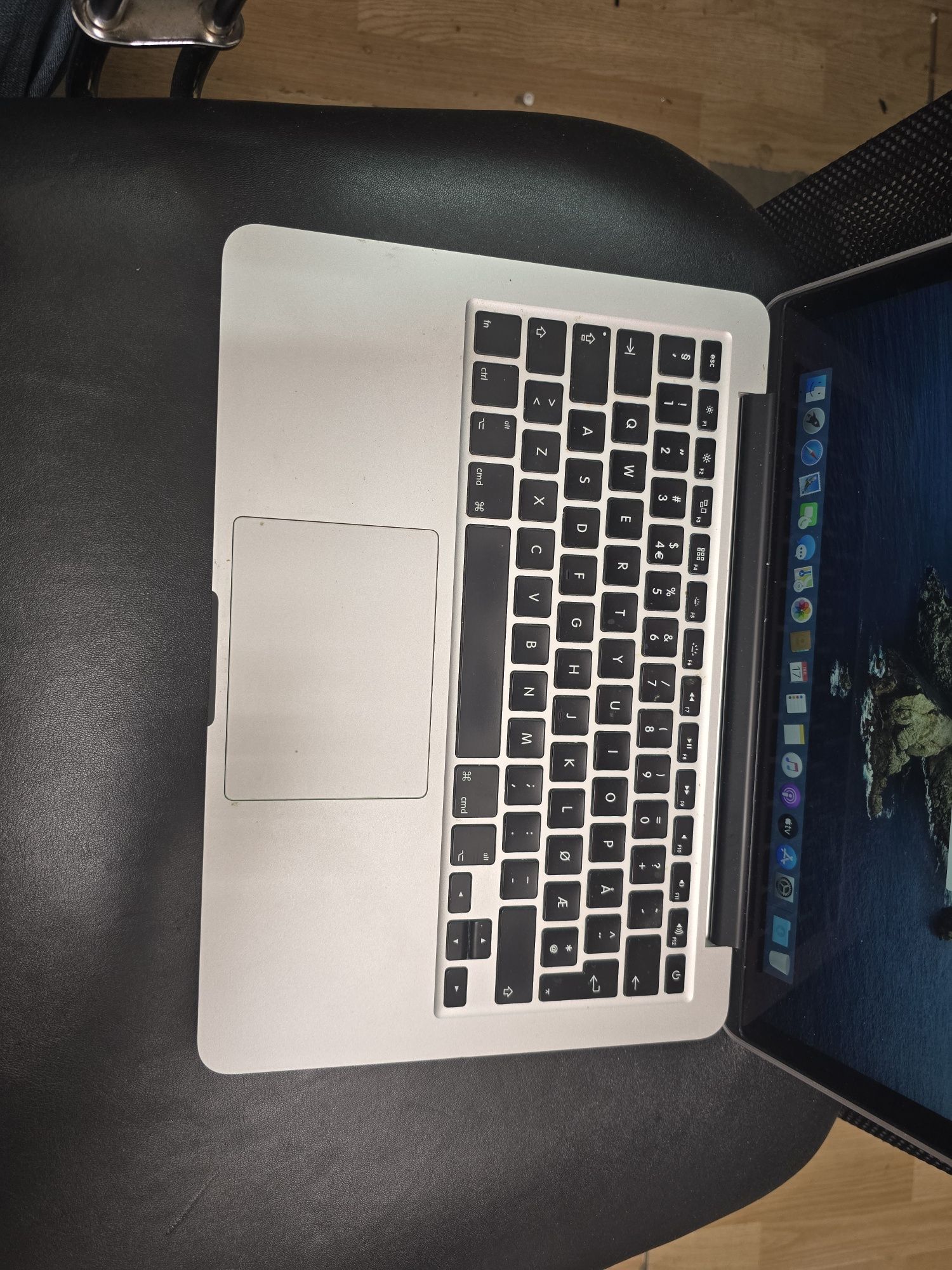 MacBook  pro 2015 procesor i5  ssd 128 gb