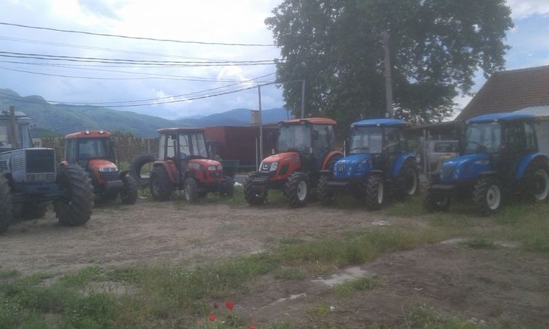 услуги с трактори,багер,оране,риголване,дупки,дисковане,пръскане,култи