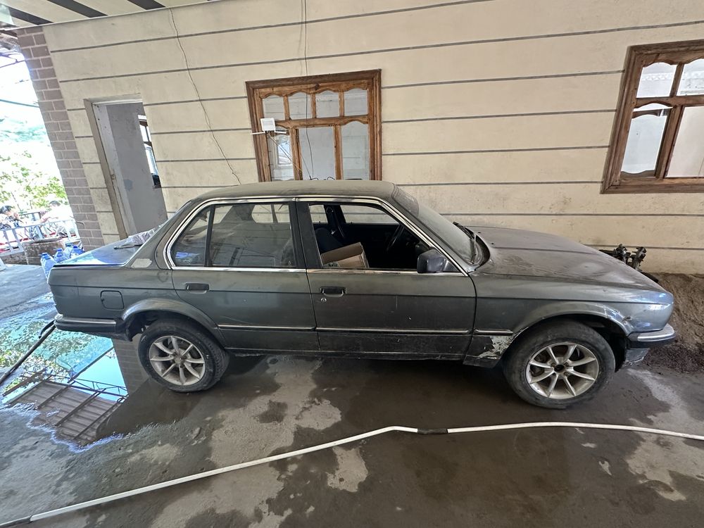 BMW E30 1984 yil 2ta motor qoshib beriladi