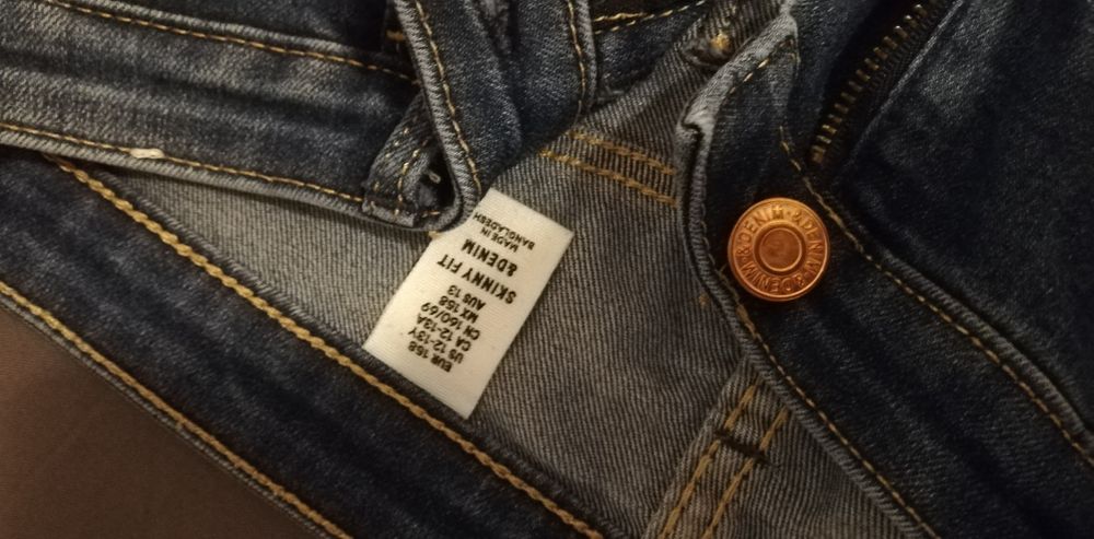 Blugi de firma pt fete 12-14 ani