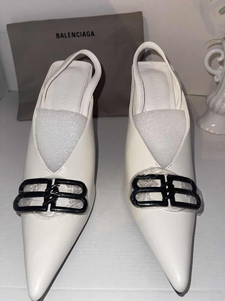 Бели обувки остри ток Баленсиага balenciaga