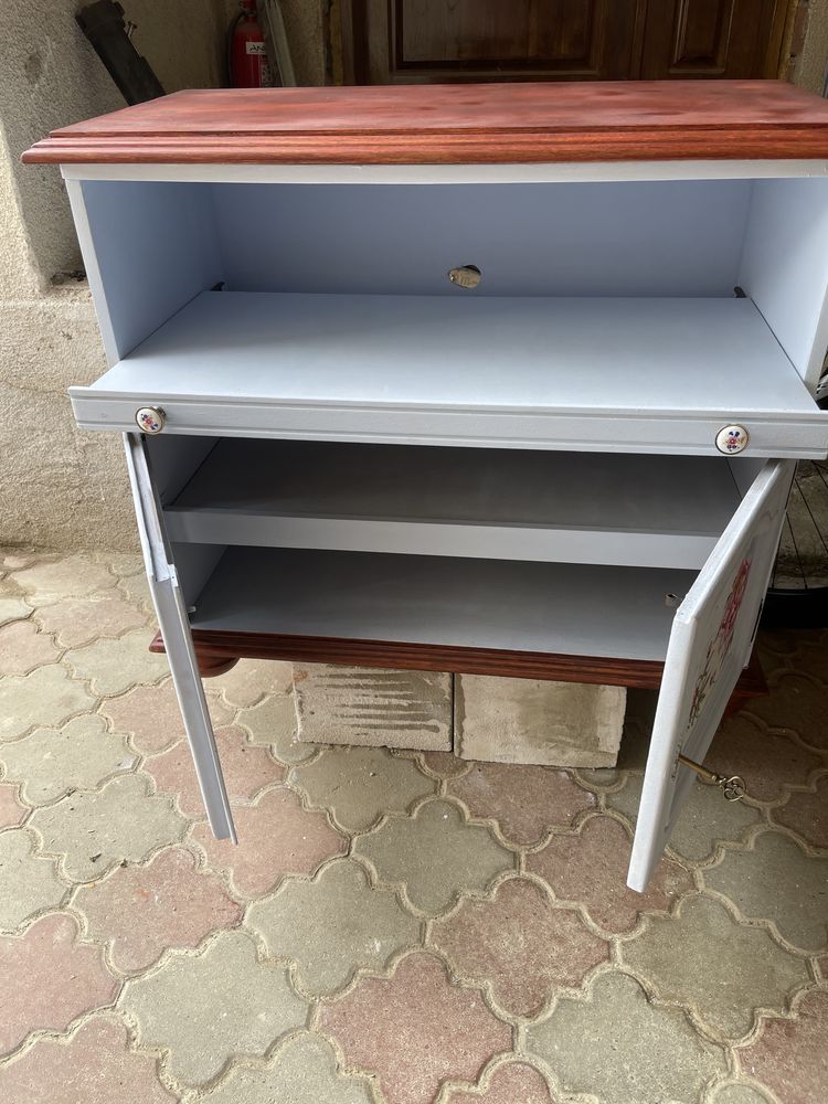 Comoda  stil baroc perfecta pentru televizor cu sertare culisante