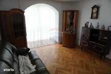 Apartament cu 4 camere de închiriat în zona Central