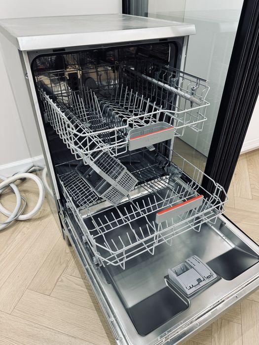 Посудамоечная машина Bosch Silenc Отличное состояние работает идеально