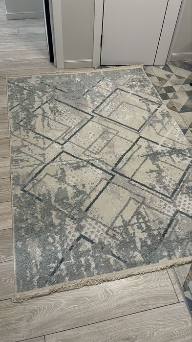 Продаю стильный ковер 2×1,4м