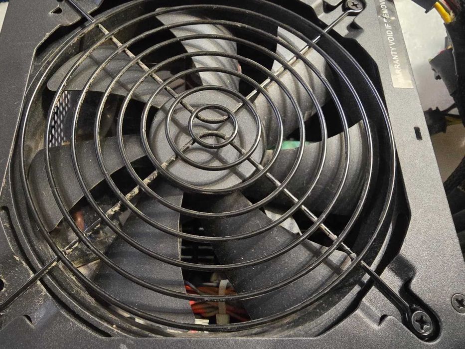 Sursa PC Corsair 850W CMPSU-850TX 4x PCI-E 8 pin Certificare 80+ 120mm