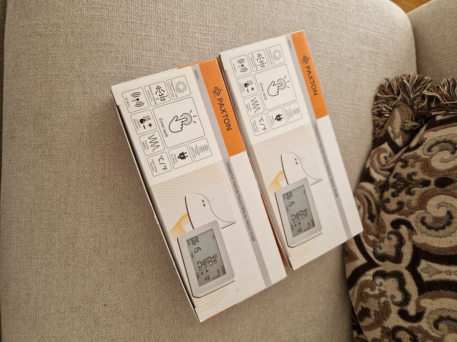 Doua termostate identice Paxton noi