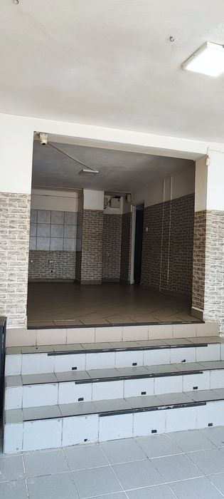 Închiriez spațiu comercial , prestări servicii