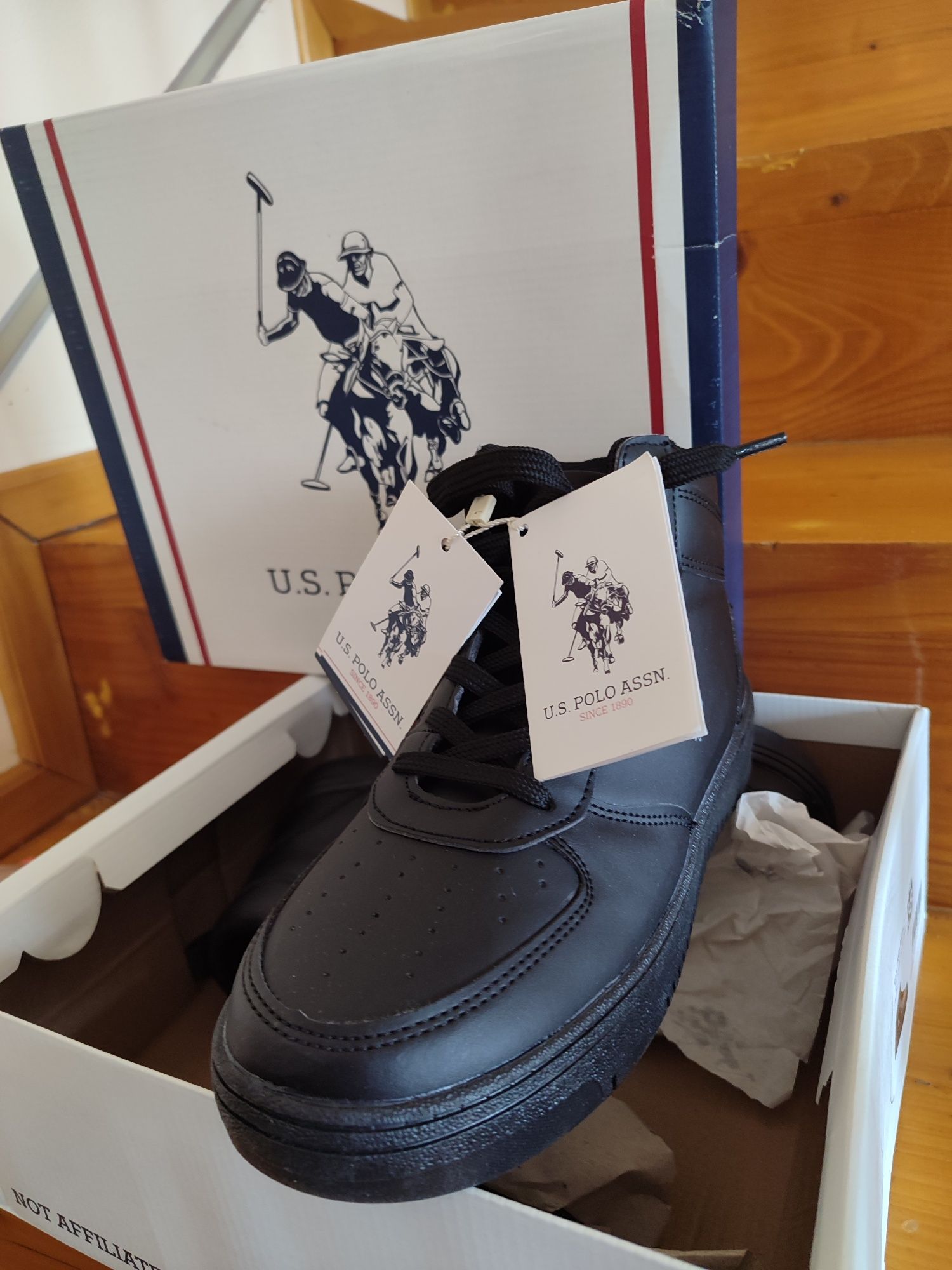 U.S. Polo Assn.-НОВИ сникърси