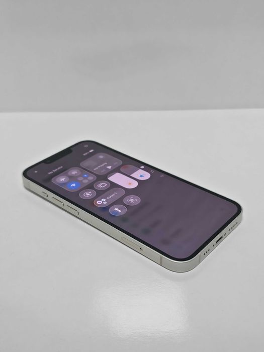 iPhone 13 128GB White