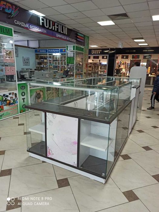 Мебель, торговое оборудование для бутика. В отличном состянии