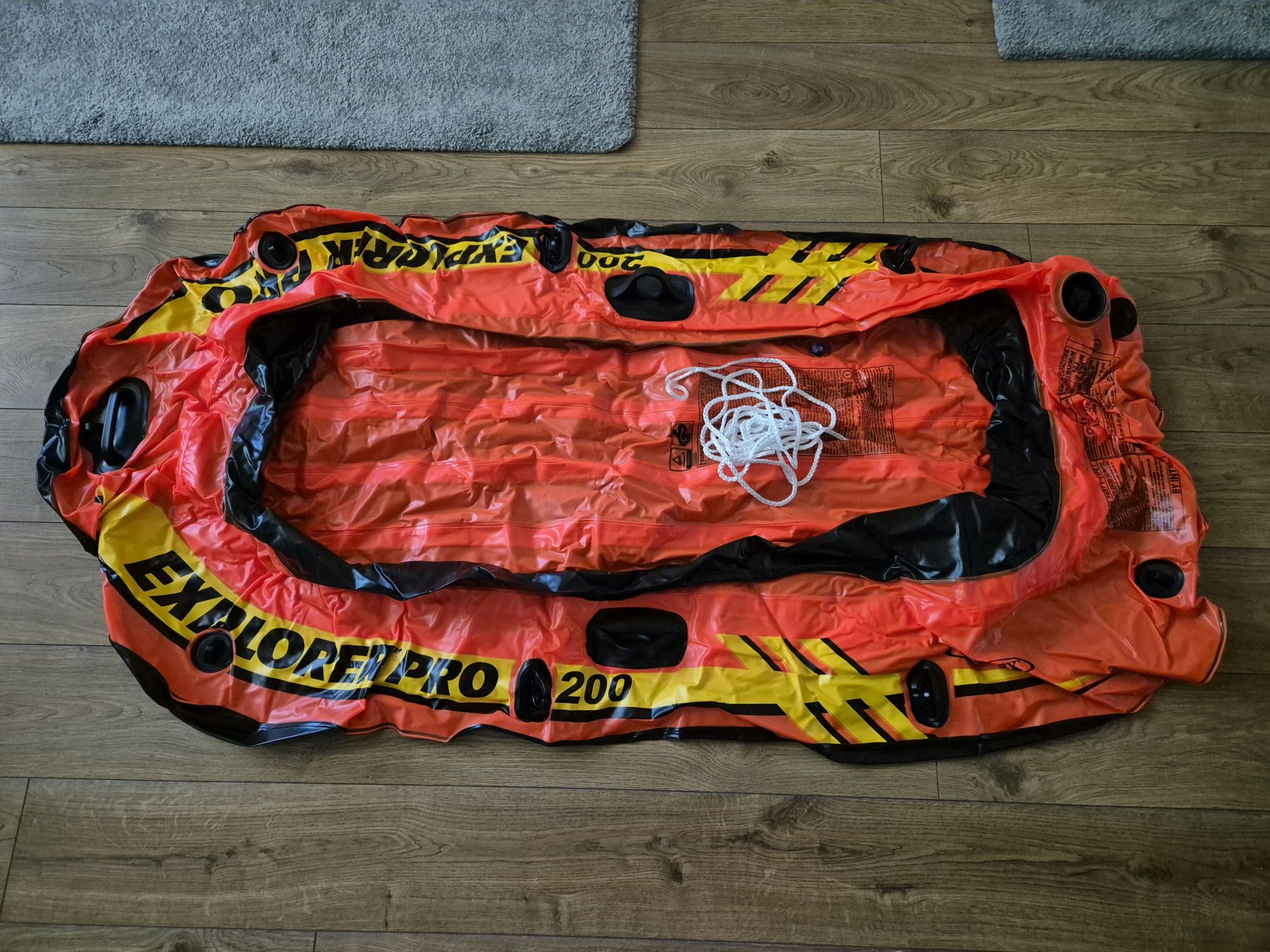 Надуваема лодка Explorer Pro 200