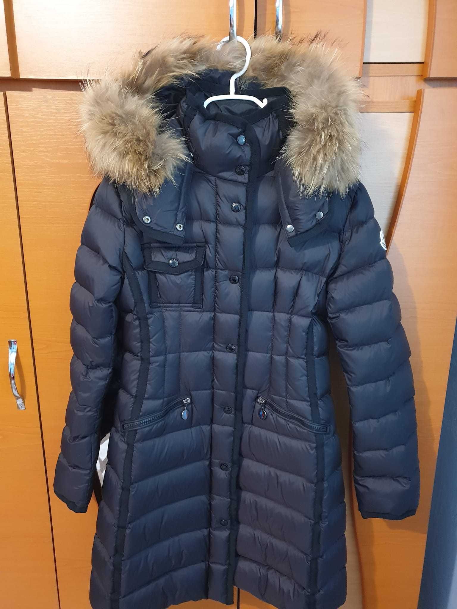 Geaca originala Moncler din puf