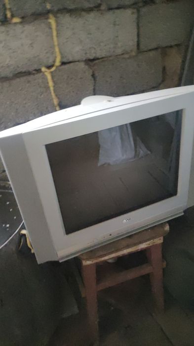 Продам телевизор LG