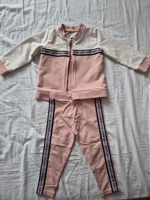Бебешки комплект GUESS