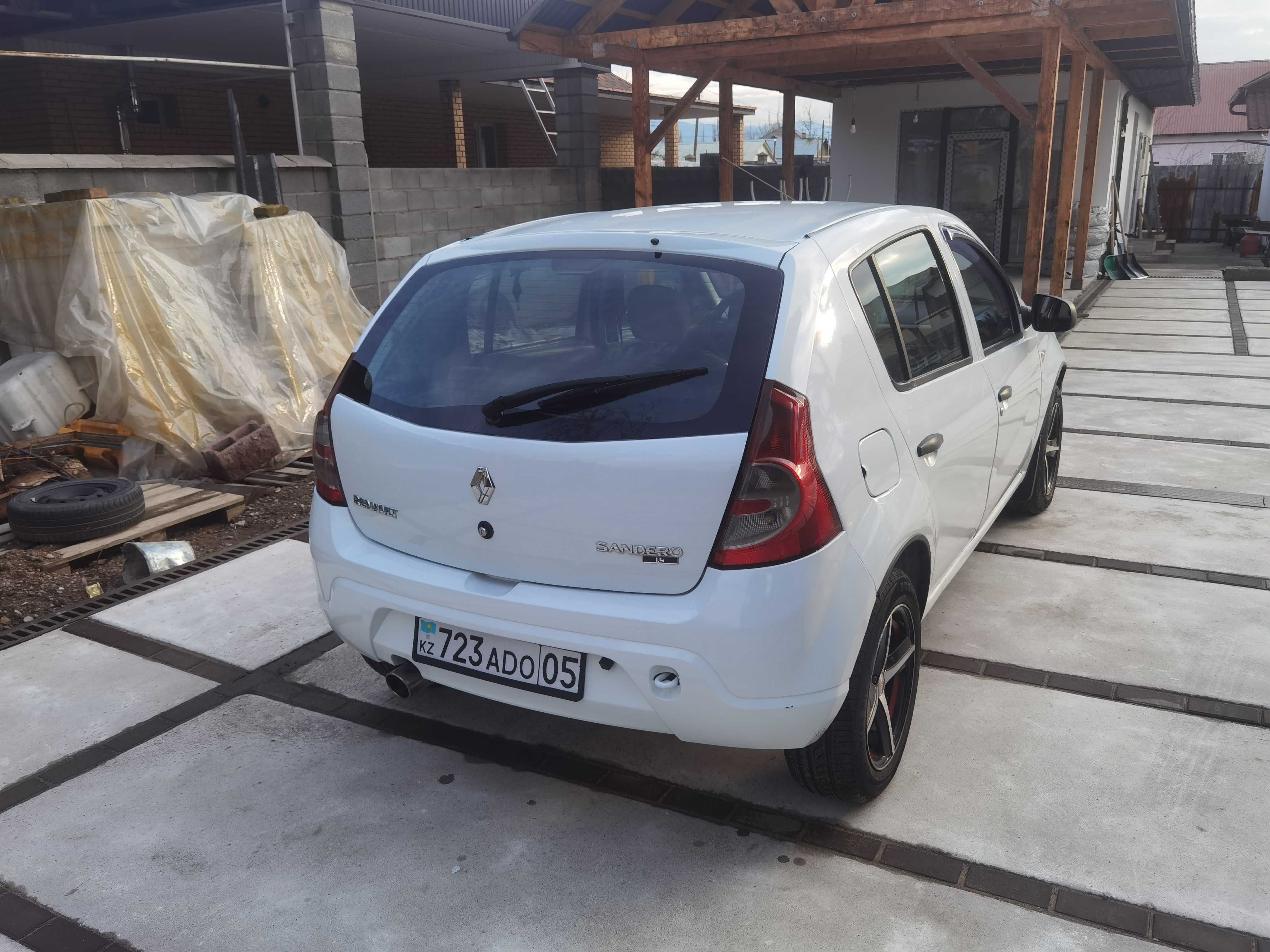 Renault sandero 2013