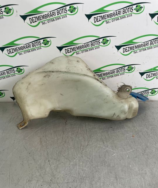 Vas lichid parbriz 3B0955 453T Volkswagen VW Passat B5